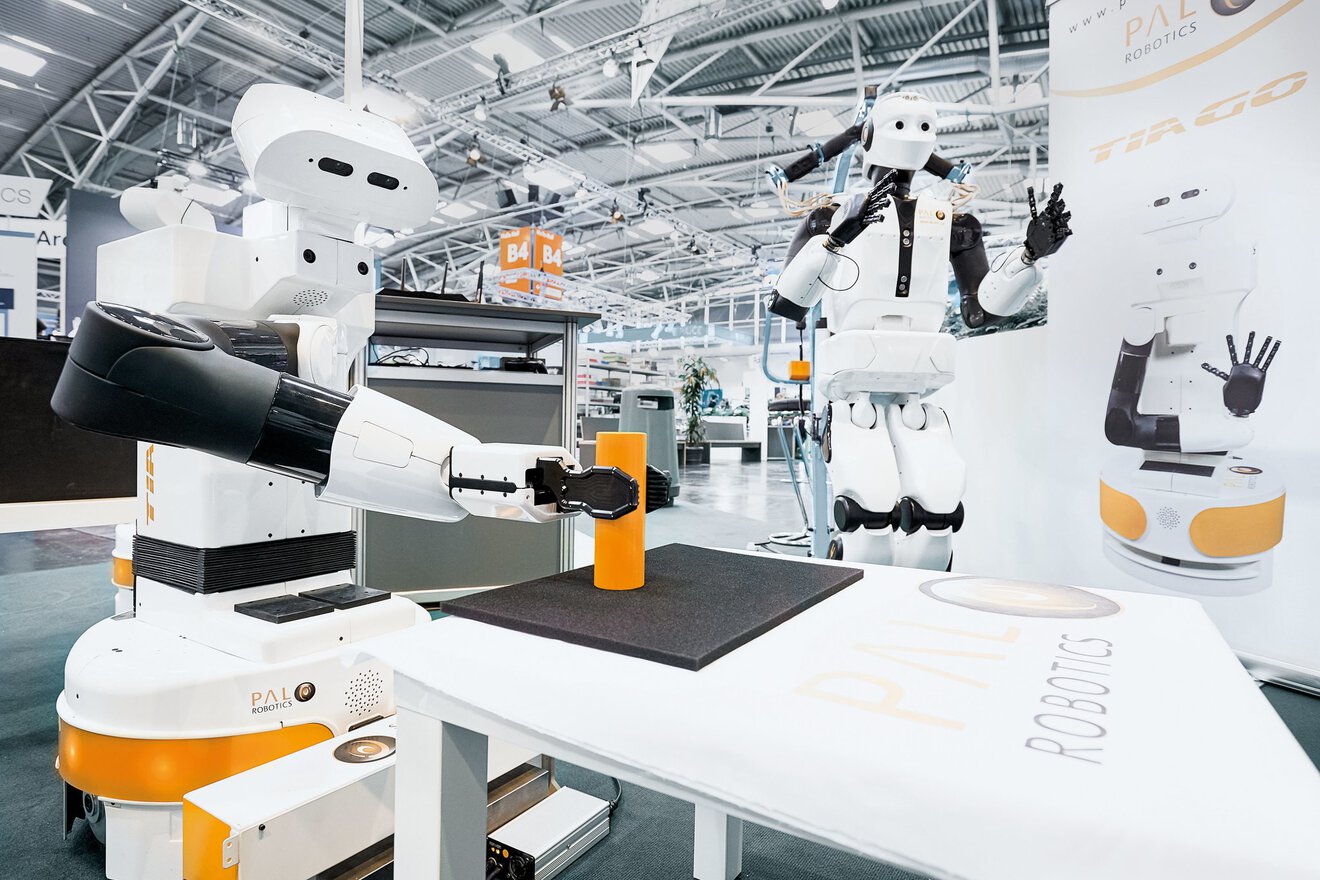 Service robotics is booming. From trend to innovation driver.